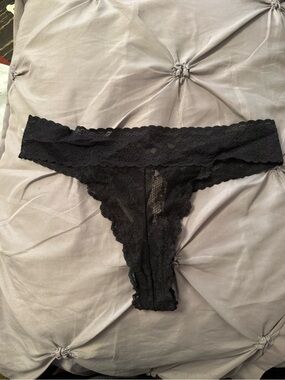 NWT Victoria’s Secret thong/tanga size Large in black lace